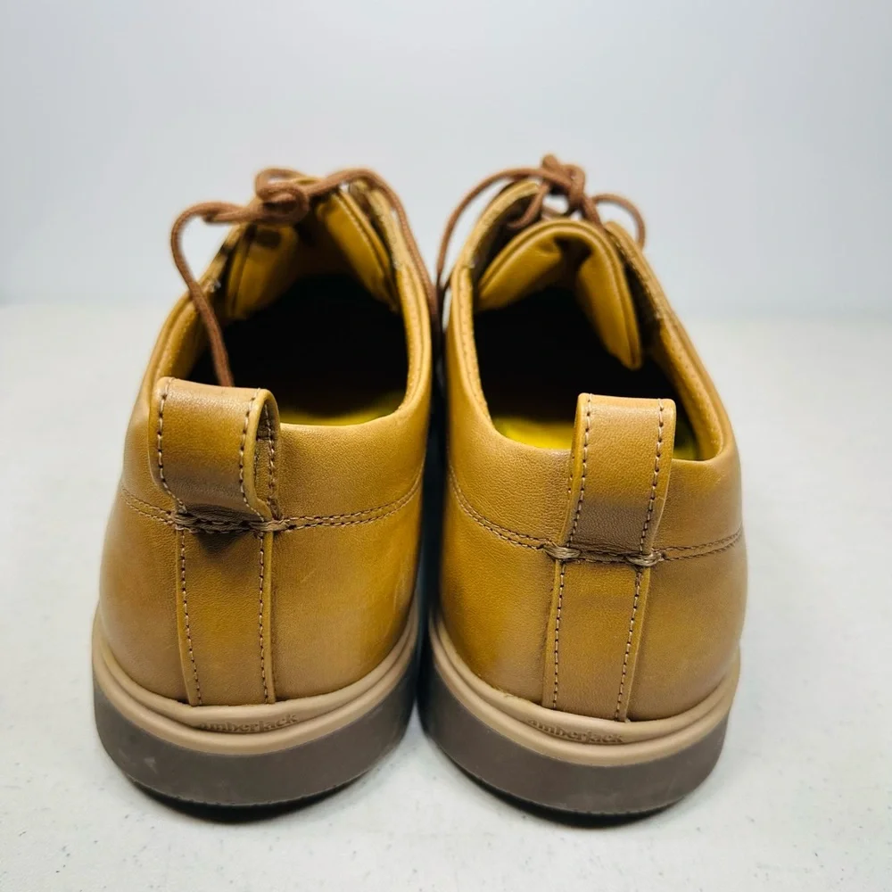 Classic Men's Lace-Up Derby Shoes in Tan
